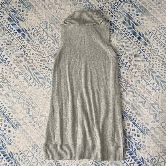 Halogen Sleeveless Gray Knit Tunic - Picture 5 of 7